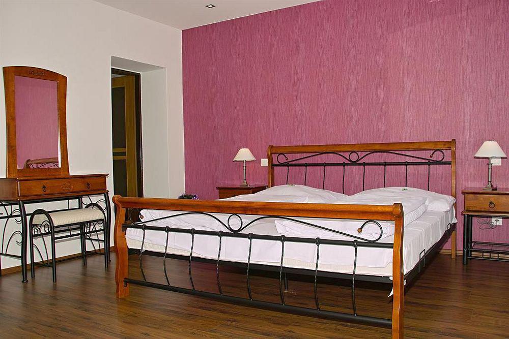 Hotel Radnice Liberec Ngoại thất bức ảnh
